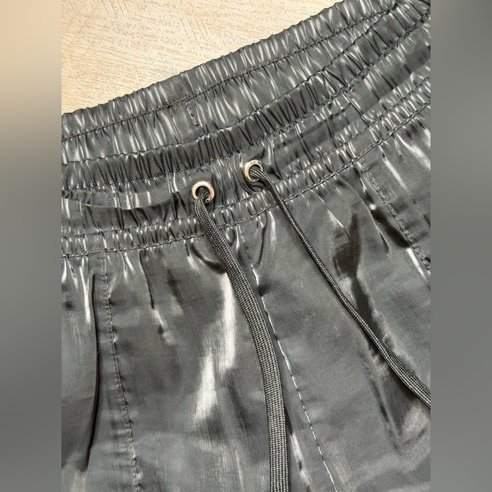 Nike NSW Air Sheen Pant in Black - Picture 5 of 8